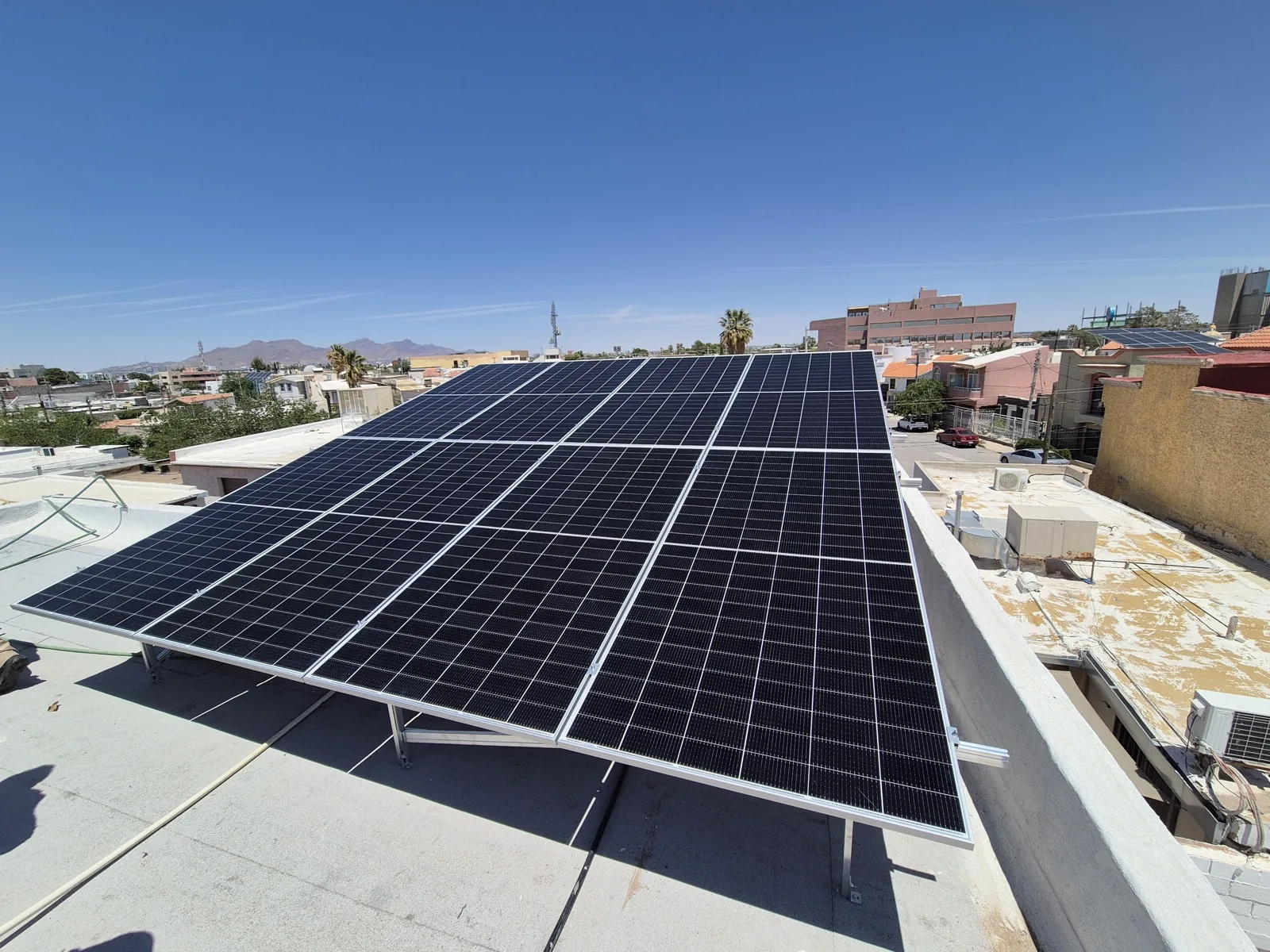 Paneles solares residenciales Almendros